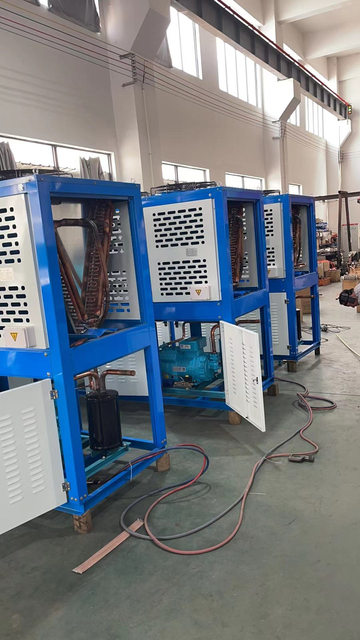 即可发货的 V 型风冷冷凝器 3-10HP（2.2kW-7.35kW 输入）