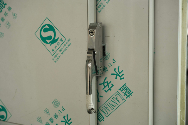 冷库A级防火岩棉保温夹芯板50-100mm